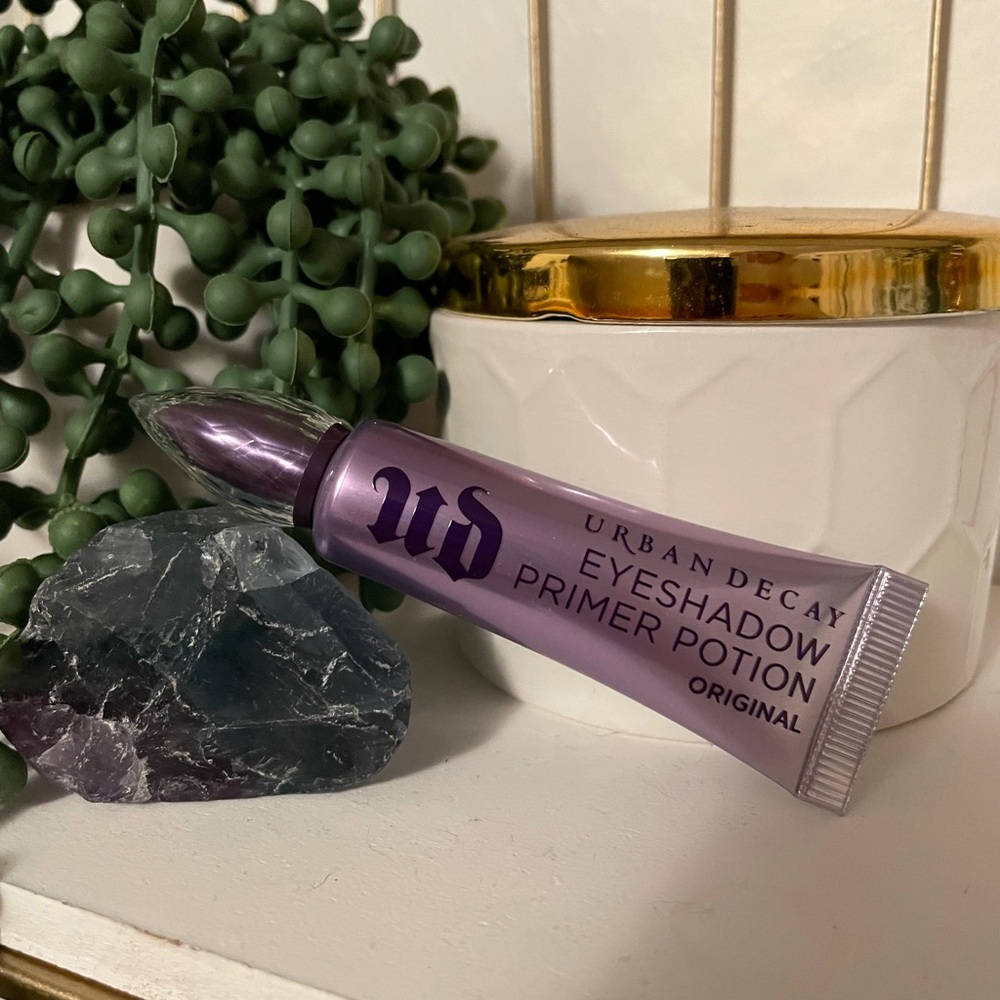Urban Decay eyeshadow primer potion original